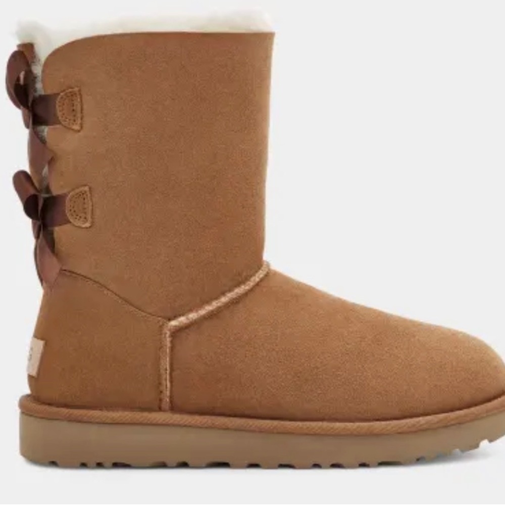 UGG NWT Bailey Bow Boots size 7